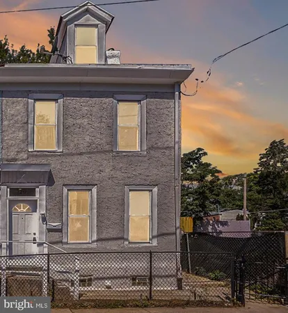 $2,700 | 129 East Phil Ellena Street, Philadelphia, PA 19119