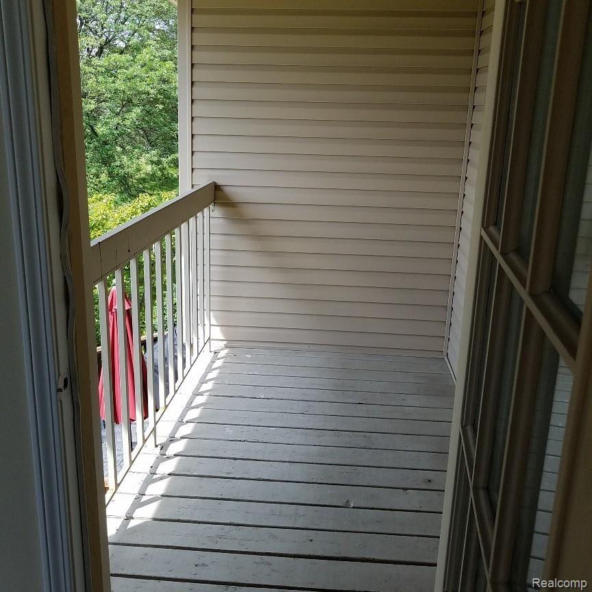 942 Golfview Court Rochester, MI 48307 - Photo 9 of 24 master balcony