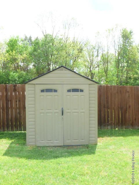 6924 Fernview Road Louisville, KY 40291 - Photo 31 of 32 P1020315