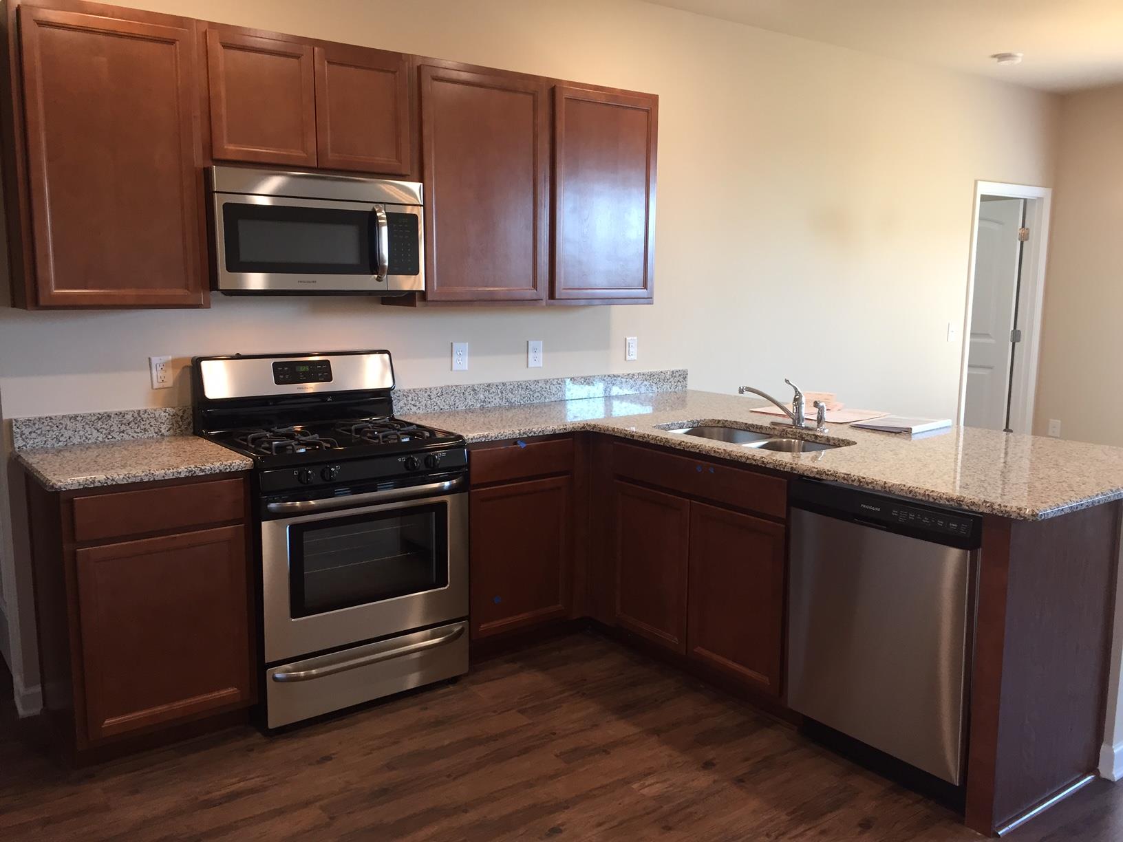 632 Prominence Road, Unit 8 Columbia, TN 38401 - Photo 5 of 12 Macon - kitchen