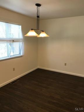 1538 East 8th Street, Unit A Bethlehem, PA 18015 - Photo 8 of 31 a decorative light in a room