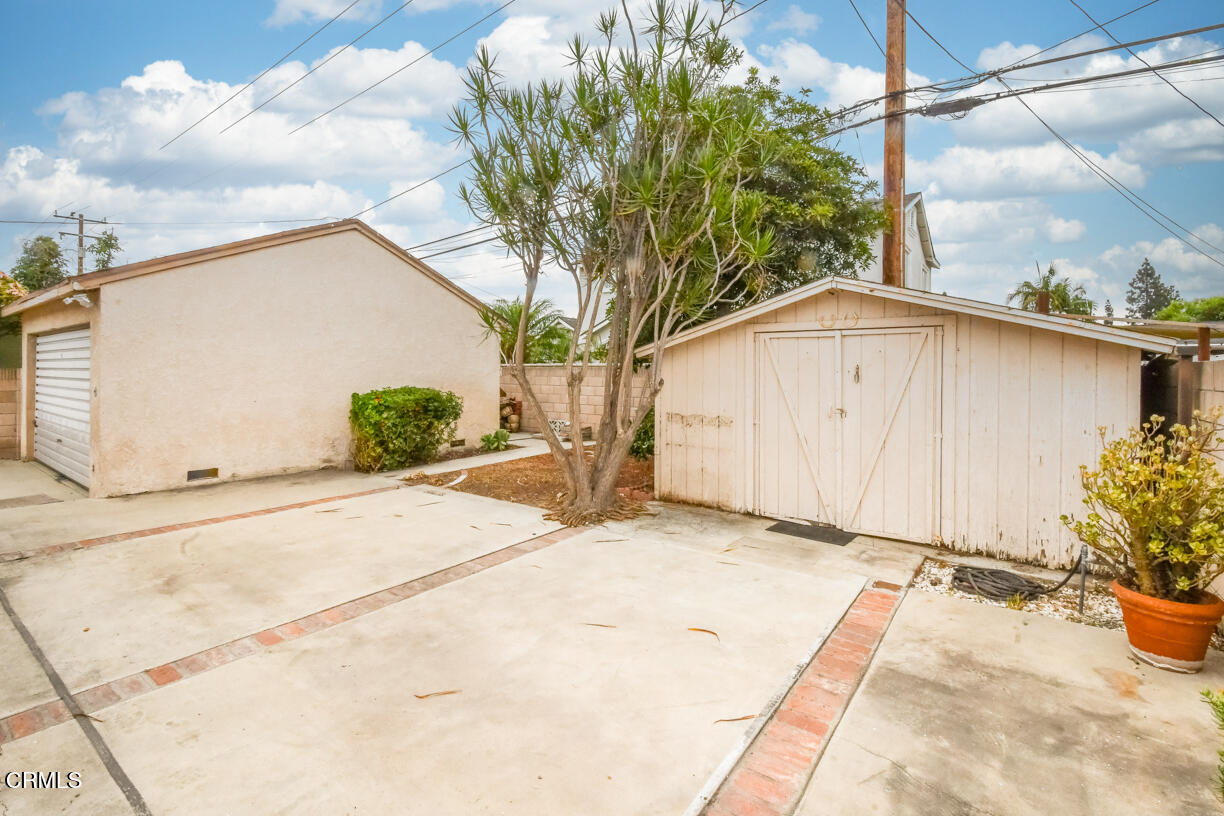 9533 Burma Road Pico Rivera, CA 90660 - Photo 15 of 17 a view of backyard of the house