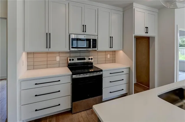 $409,900 | 12705 Woodland Avenue, Kansas City, MO 64146