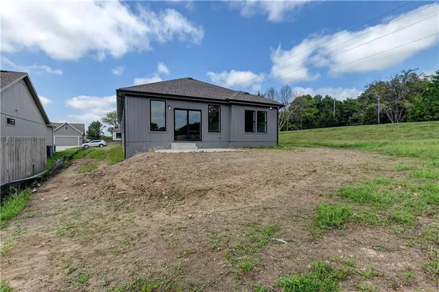 $409,900 | 12705 Woodland Avenue, Kansas City, MO 64146