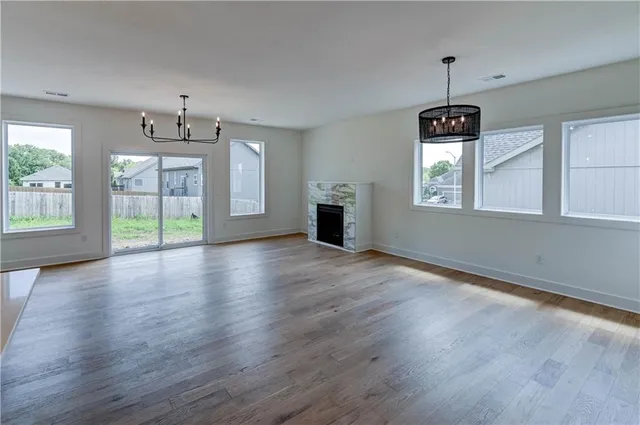 $409,900 | 12705 Woodland Avenue, Kansas City, MO 64146