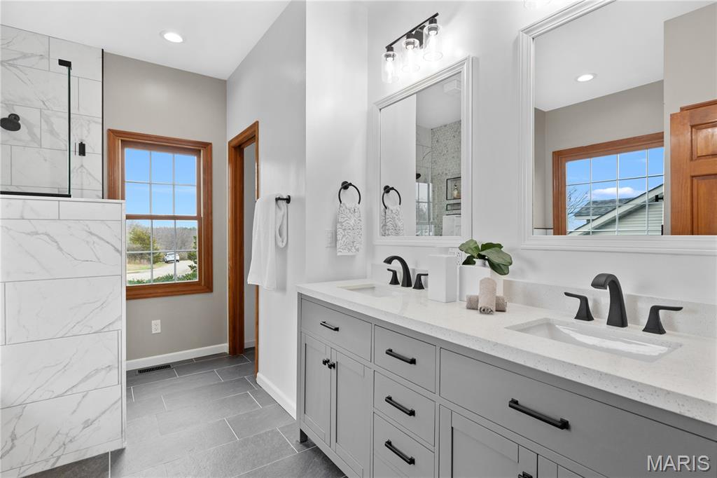 4118 Harbor High Ridge, MO 63049 - Photo 12 of 63