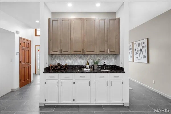 $847,000 | 4118 Harbor, High Ridge, MO 63049