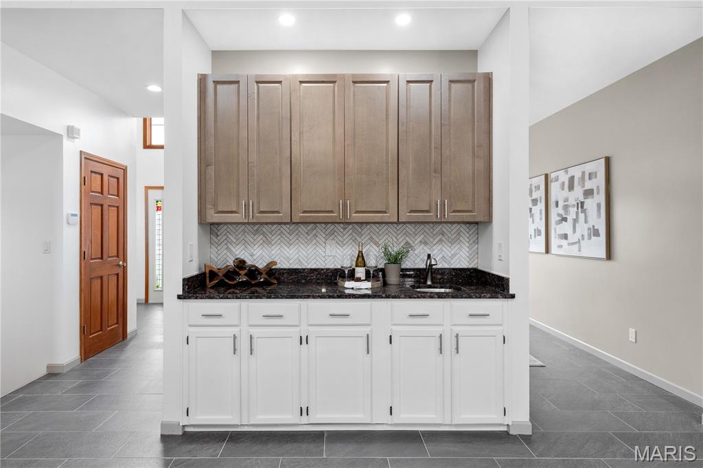 4118 Harbor High Ridge, MO 63049 - Photo 21 of 63