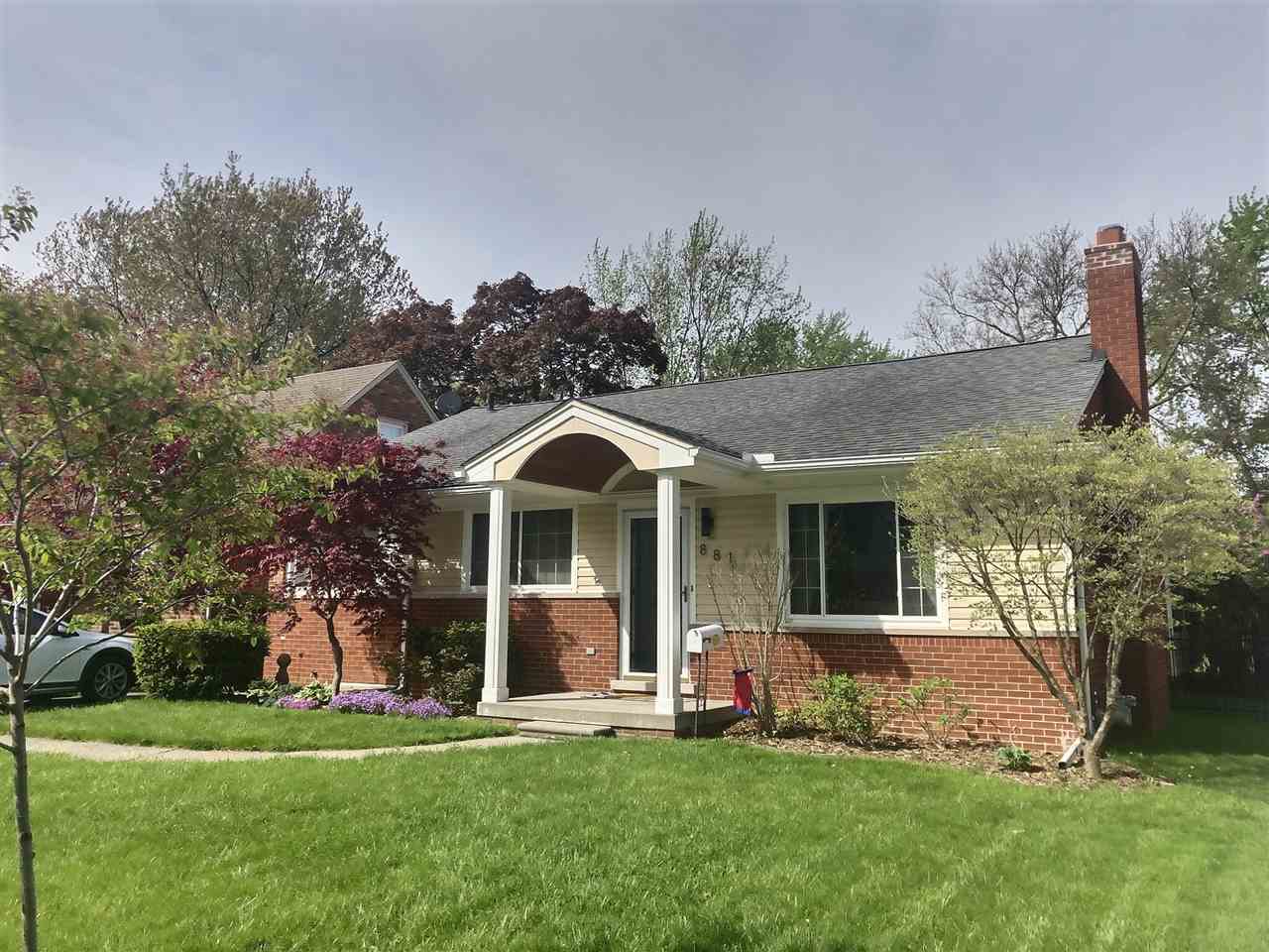 881 Lincoln Road Grosse Pointe, MI 48230 - Photo 2 of 18 50011903-1.JPG