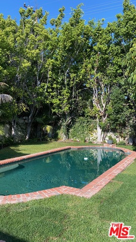 512 North Maple Drive Beverly Hills, CA 90210 - Photo 17 of 20