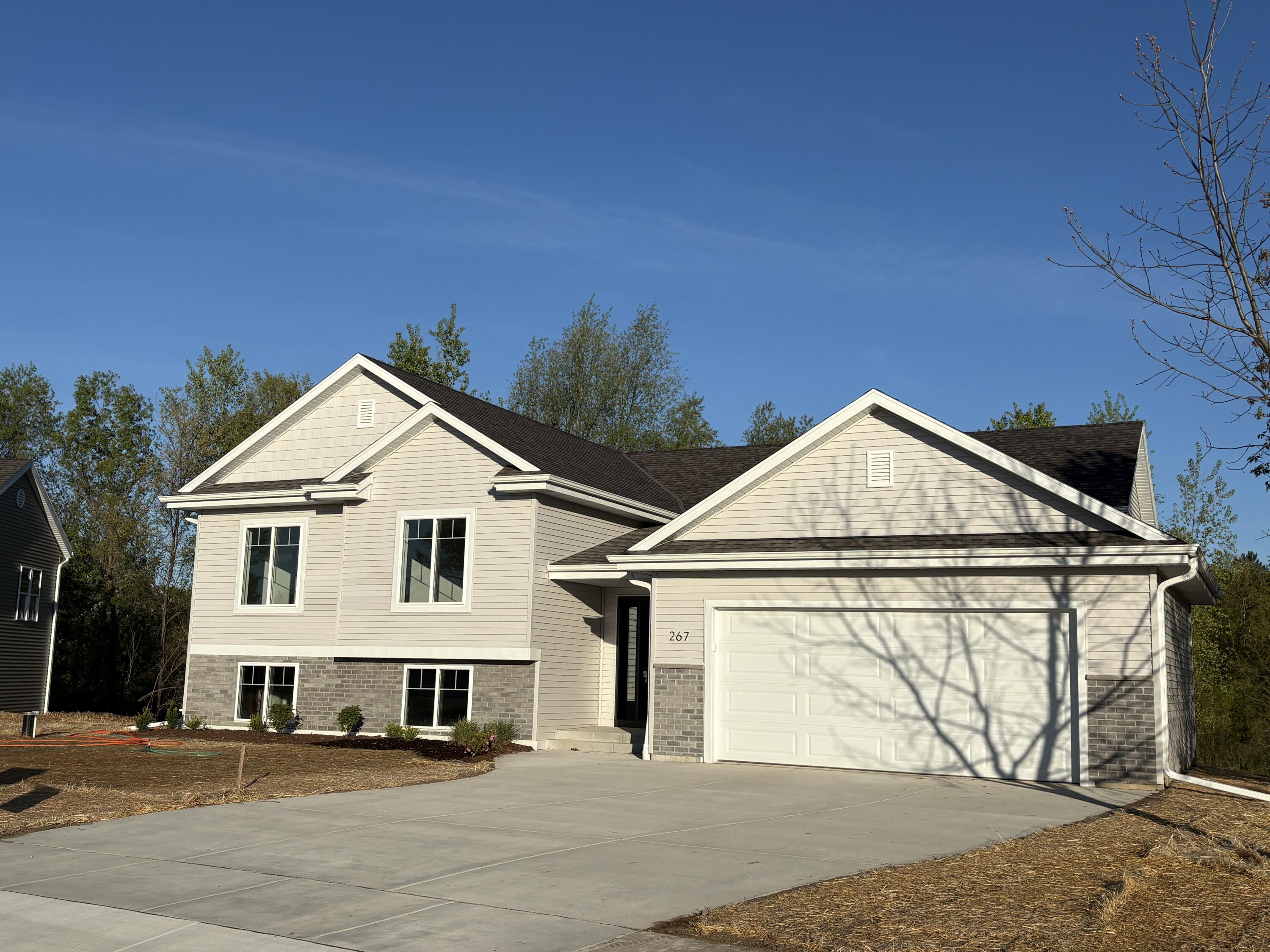 267 Cardinal Drive Sullivan, WI 53178 - Photo 3 of 37 Front 3