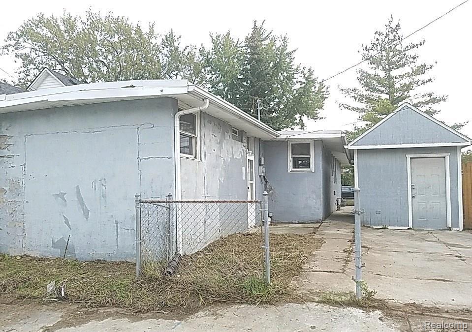 962 Eureka Road Wyandotte, MI 48192 - Photo 3 of 10