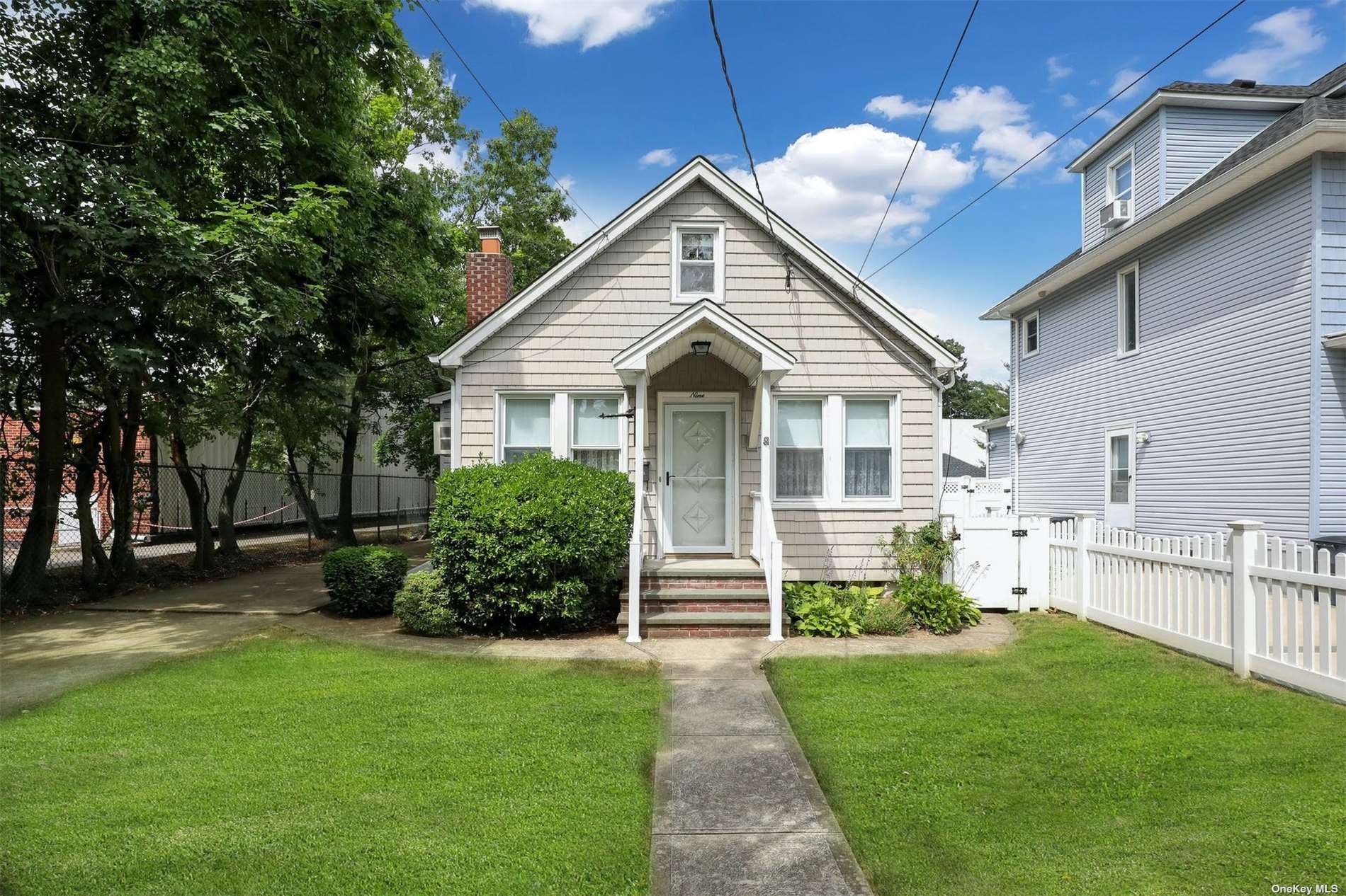 9 Remsen Street Lynbrook, NY 11563 - Photo 1 of 1