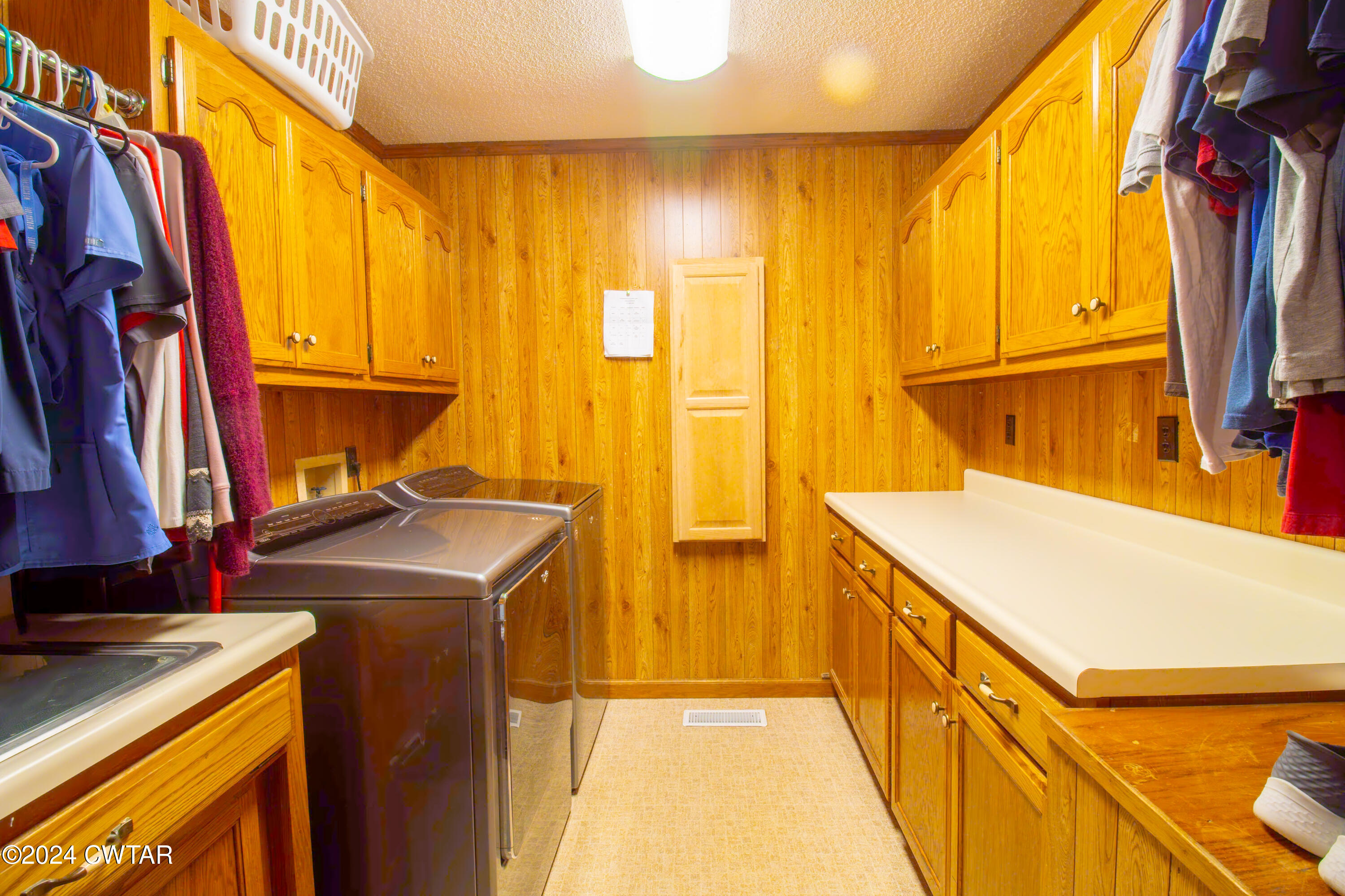 1030 Valley Road Dyersburg, TN 38024 - Photo 22 of 26 Laundry Room