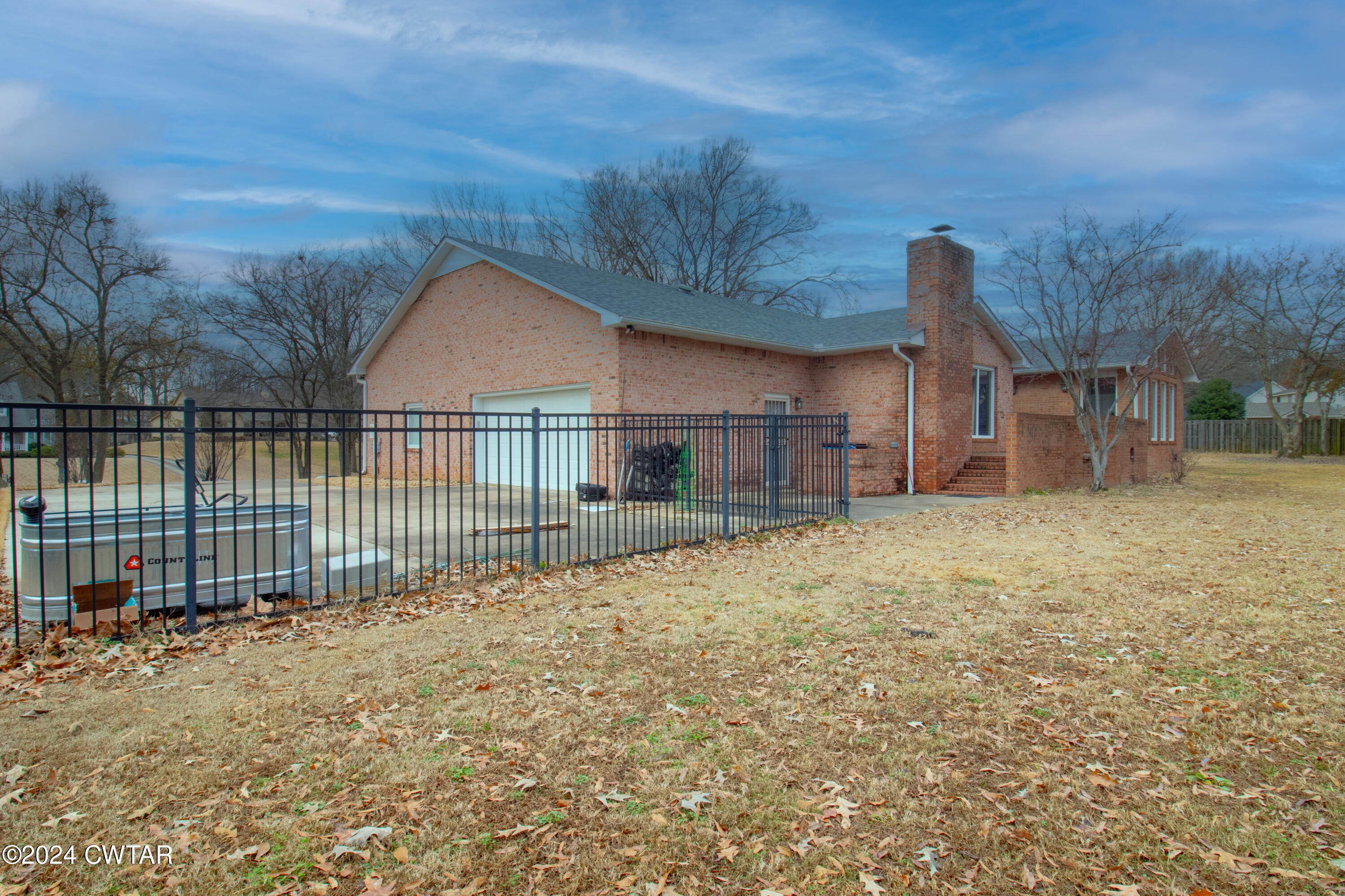 1030 Valley Road Dyersburg, TN 38024 - Photo 6 of 26 Side