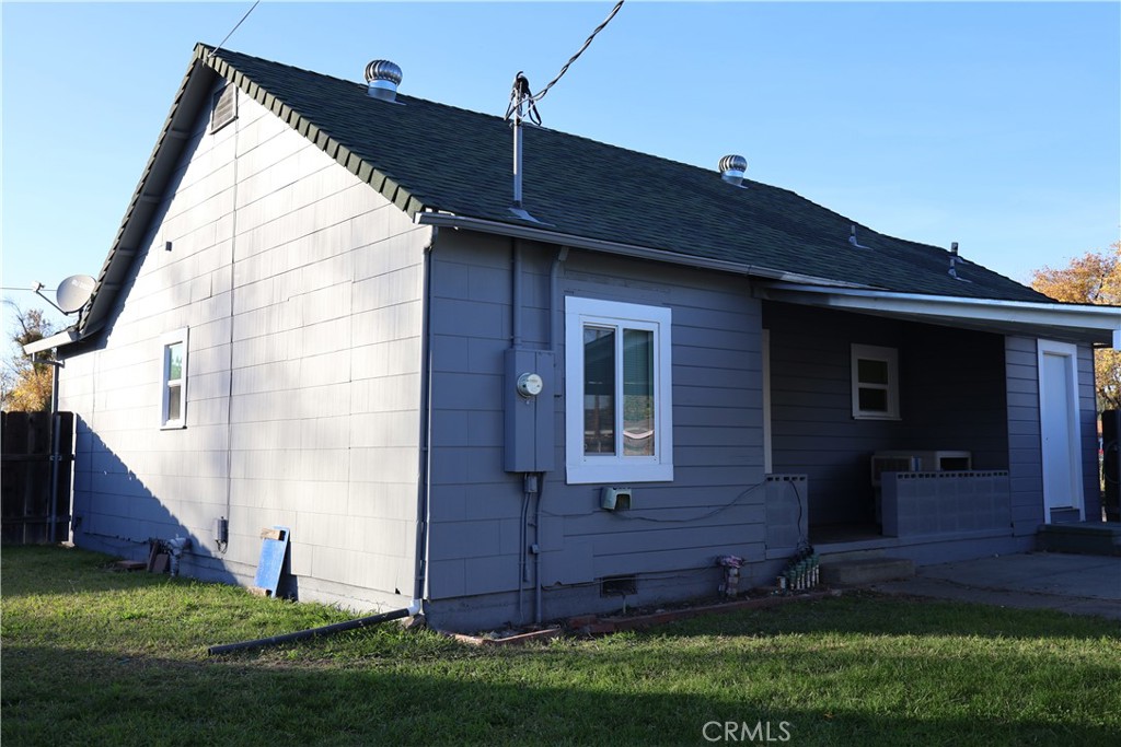 1311 6th Avenue Corning, CA 96021 - Photo 23 of 48 a view of backyard of house