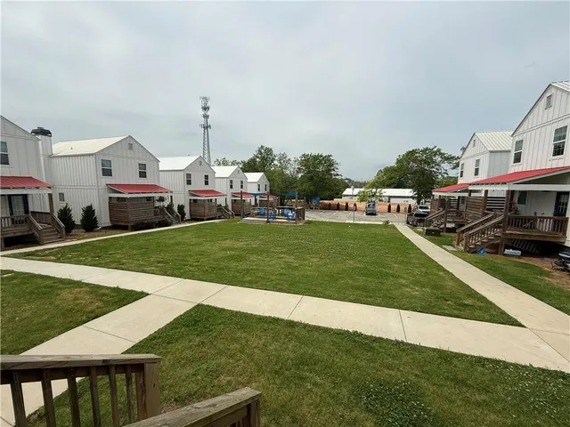 $1,725 | 774 Grove Street, Gainesville, GA 30501