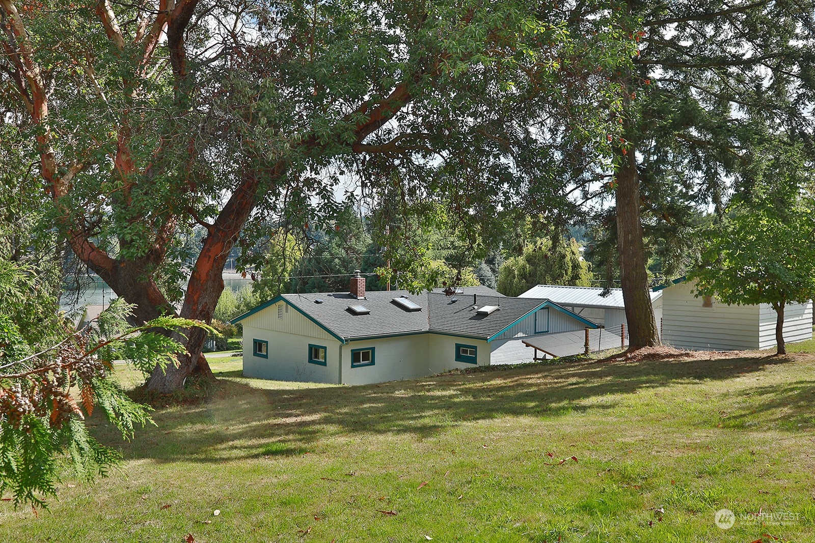 5332 South Bercot Road Freeland, WA 98249 - Photo 9 of 40 Gallery Image 9