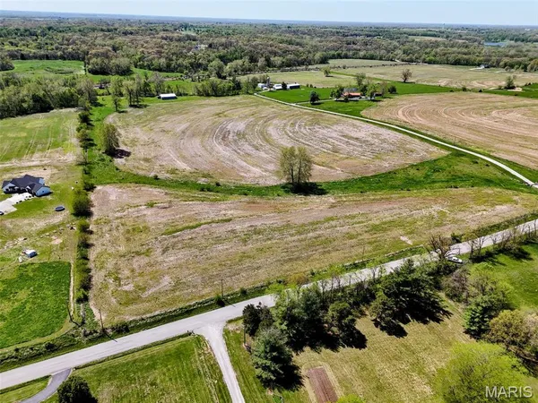 $450,000 | 418 County Road 418, Hannibal, MO 63401