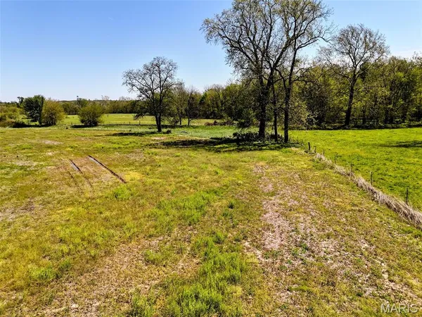 $450,000 | 418 County Road 418, Hannibal, MO 63401