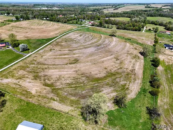 $450,000 | 418 County Road 418, Hannibal, MO 63401
