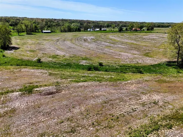 $450,000 | 418 County Road 418, Hannibal, MO 63401