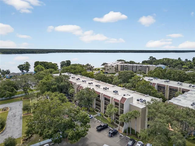 $229,000 | 90 South Highland Avenue, Unit 304, Tarpon Springs, FL 34689