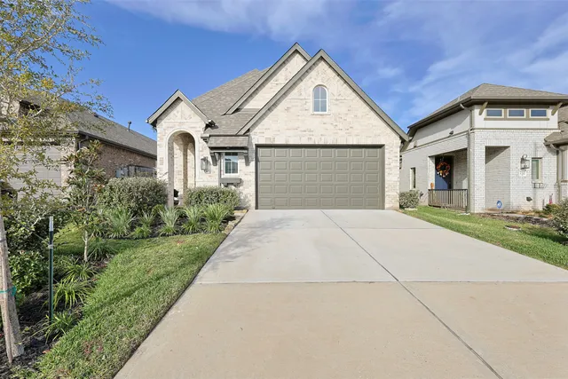 $415,000 | 736 Washita Fls Lane, Conroe, TX 77304