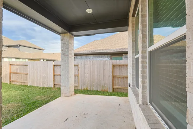 $415,000 | 736 Washita Fls Lane, Conroe, TX 77304