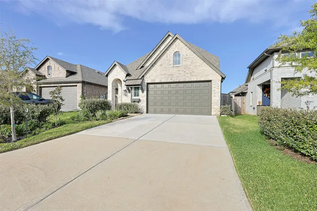 $415,000 | 736 Washita Fls Lane, Conroe, TX 77304