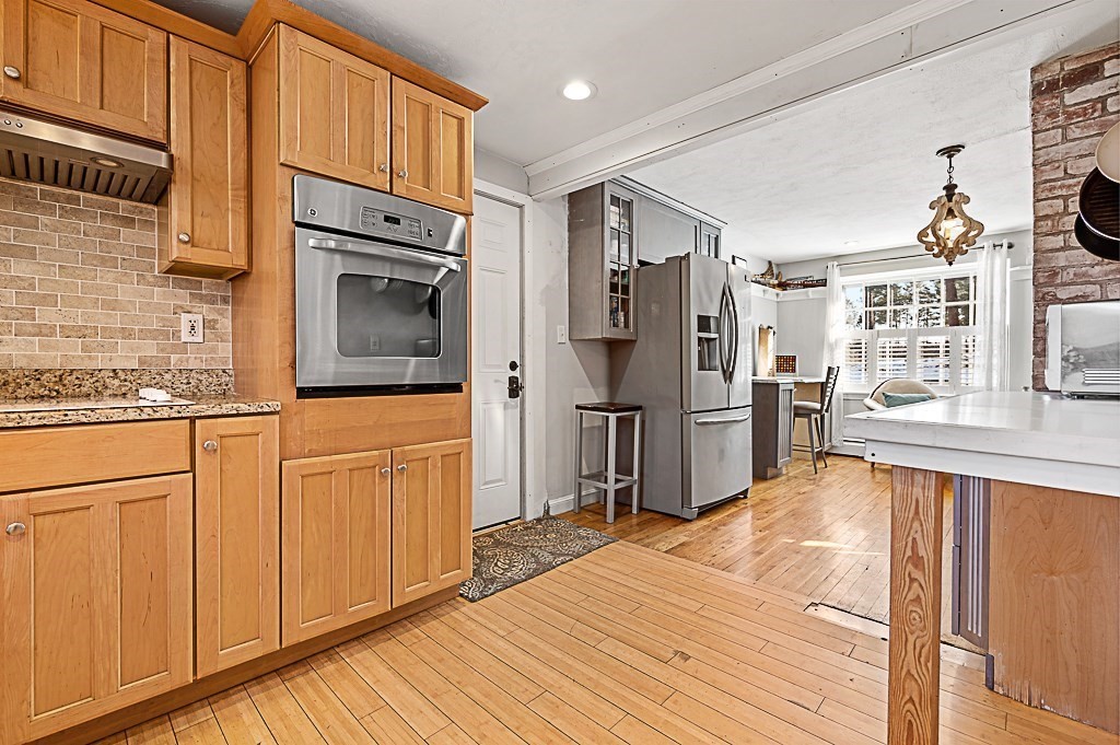 9 Bowman Street Westborough, MA 01581 - Photo 13 of 40