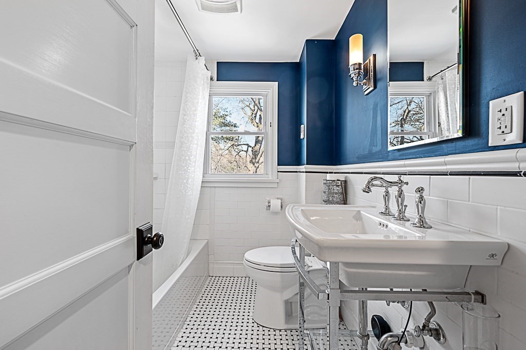 9 Bowman Street Westborough, MA 01581 - Photo 21 of 40