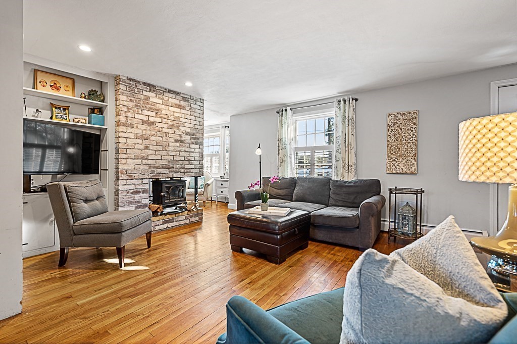 9 Bowman Street Westborough, MA 01581 - Photo 5 of 40