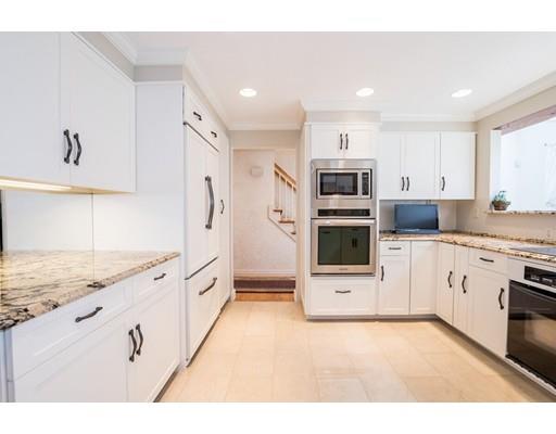 354 Moosehill Road Walpole, MA 02032 - Photo 8 of 40 Gallery Image 8