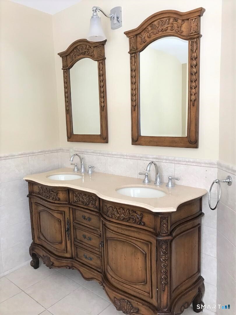 51 Continental Drive Ridgefield, CT 06877 - Photo 8 of 17