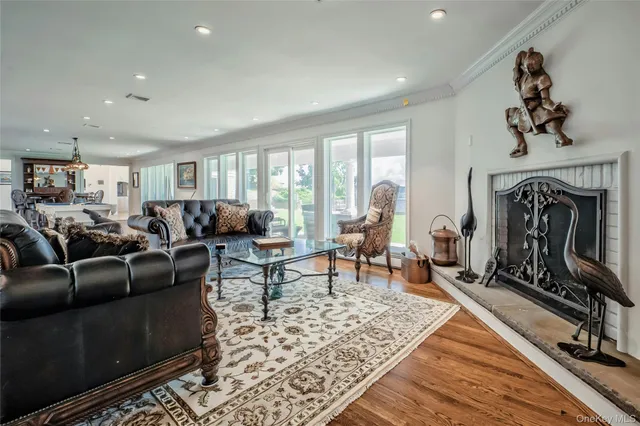 $3,890,000 | 33 Beach Road, Northport, NY 11768