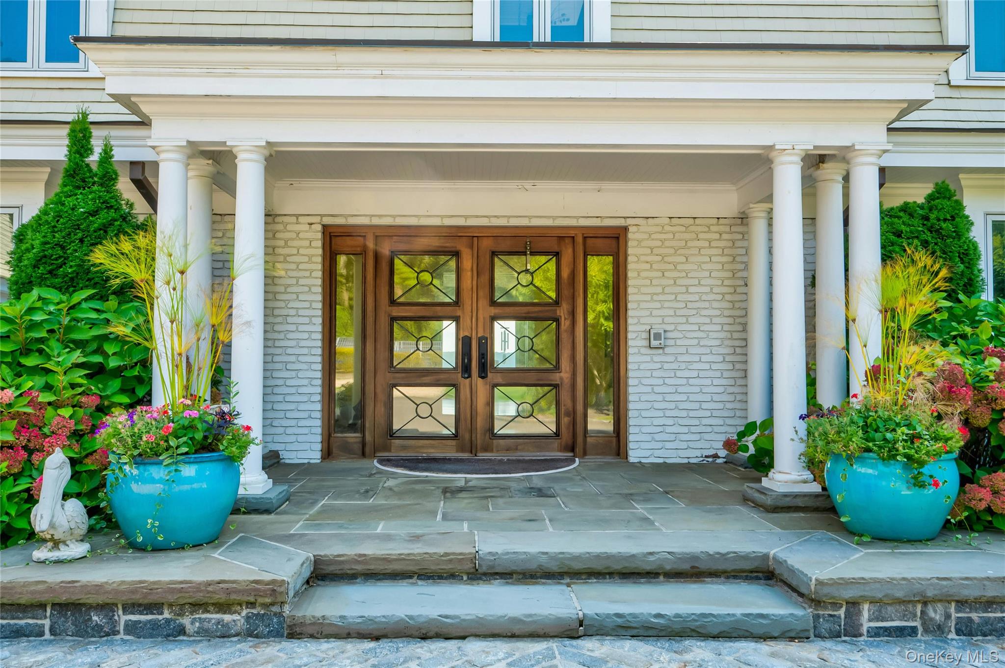 33 Beach Road Northport, NY 11768 - Photo 5 of 50