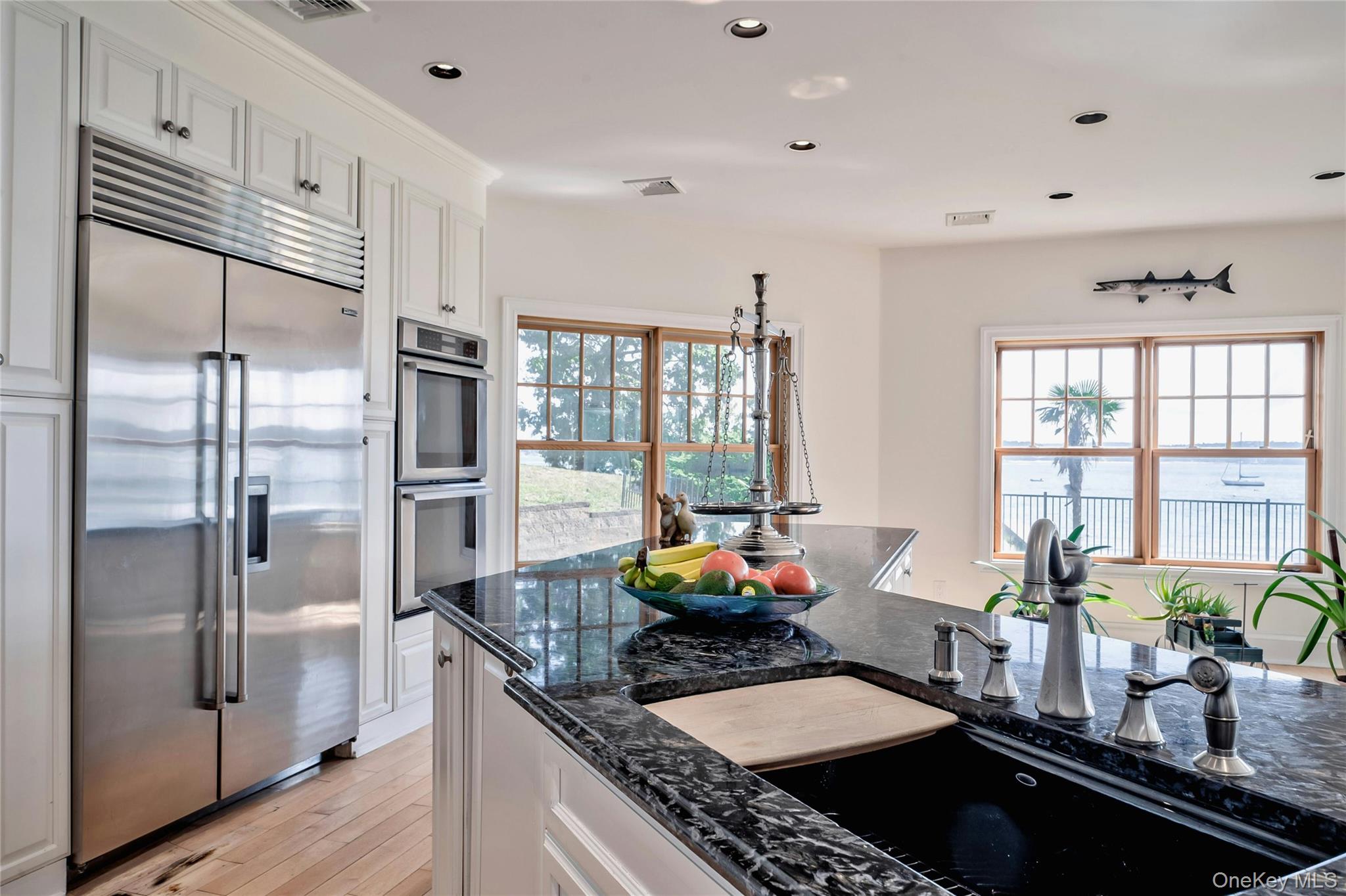 33 Beach Road Northport, NY 11768 - Photo 9 of 50