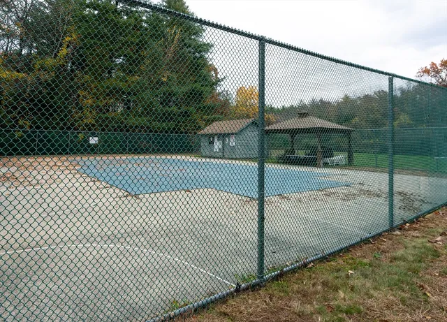 a view of a tennis court