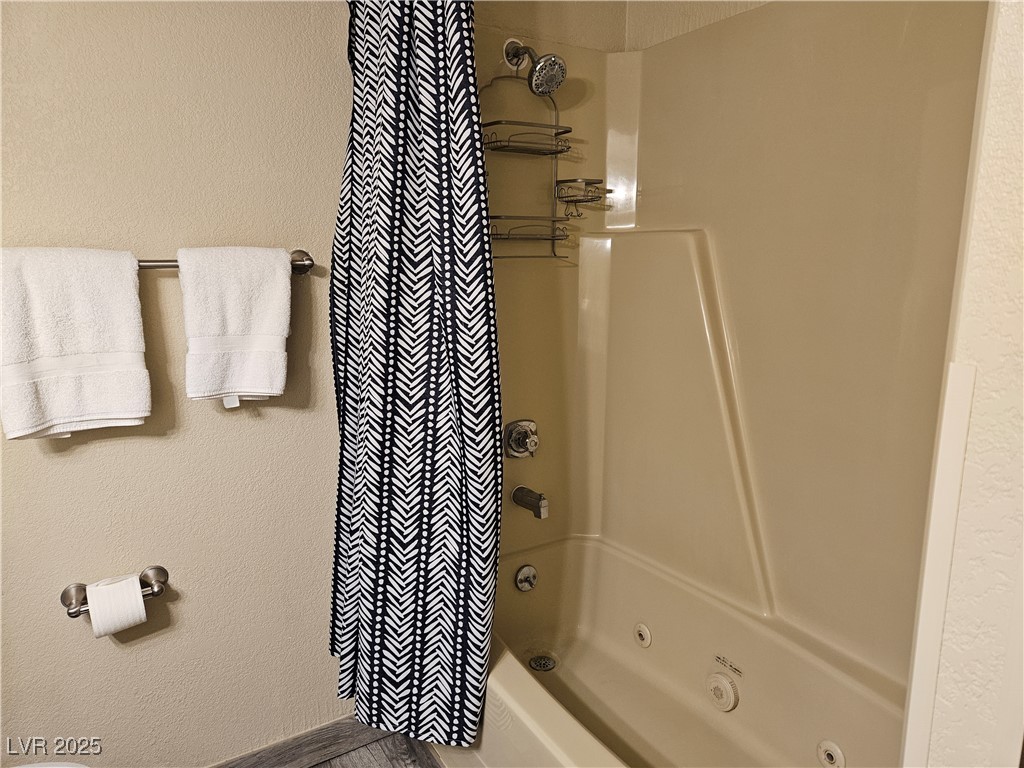 223 Hunter Ridge Drive, Unit 121 Brian Head, UT 84719 - Photo 9 of 35 Full bath with a combined bath / shower with jetted tub