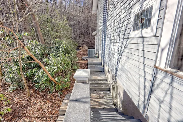$449,900 | 817 Riverbend Drive, Hayesville, NC 28904