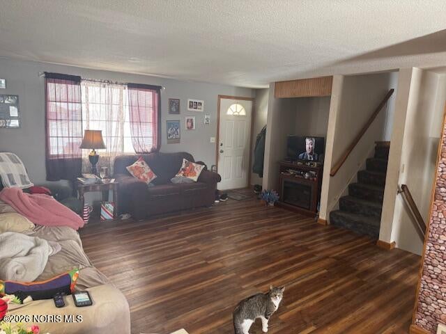 1390 22-60 Road Stryker, OH 43557 - Photo 20 of 33 Living Room