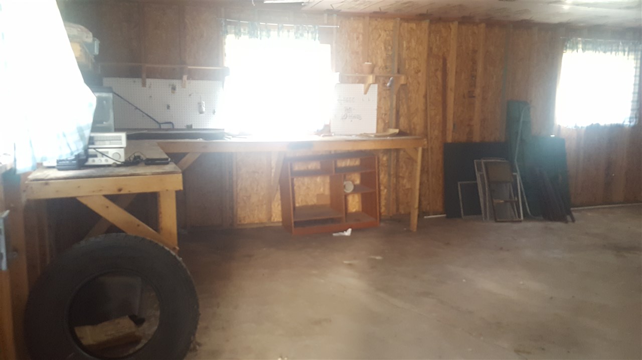 5036 North Webster Road Flint, MI 48504 - Photo 13 of 18 31388947-13.JPG
