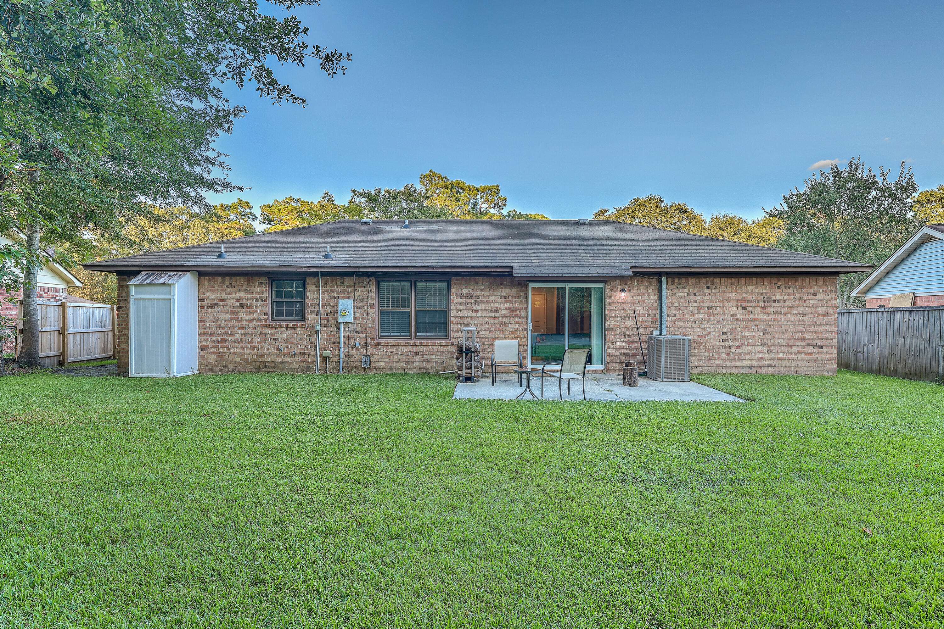 1211 Hampton Drive Summerville, SC 29486 - Photo 27 of 30 ZYN_2833_4_5_6_7_8_9