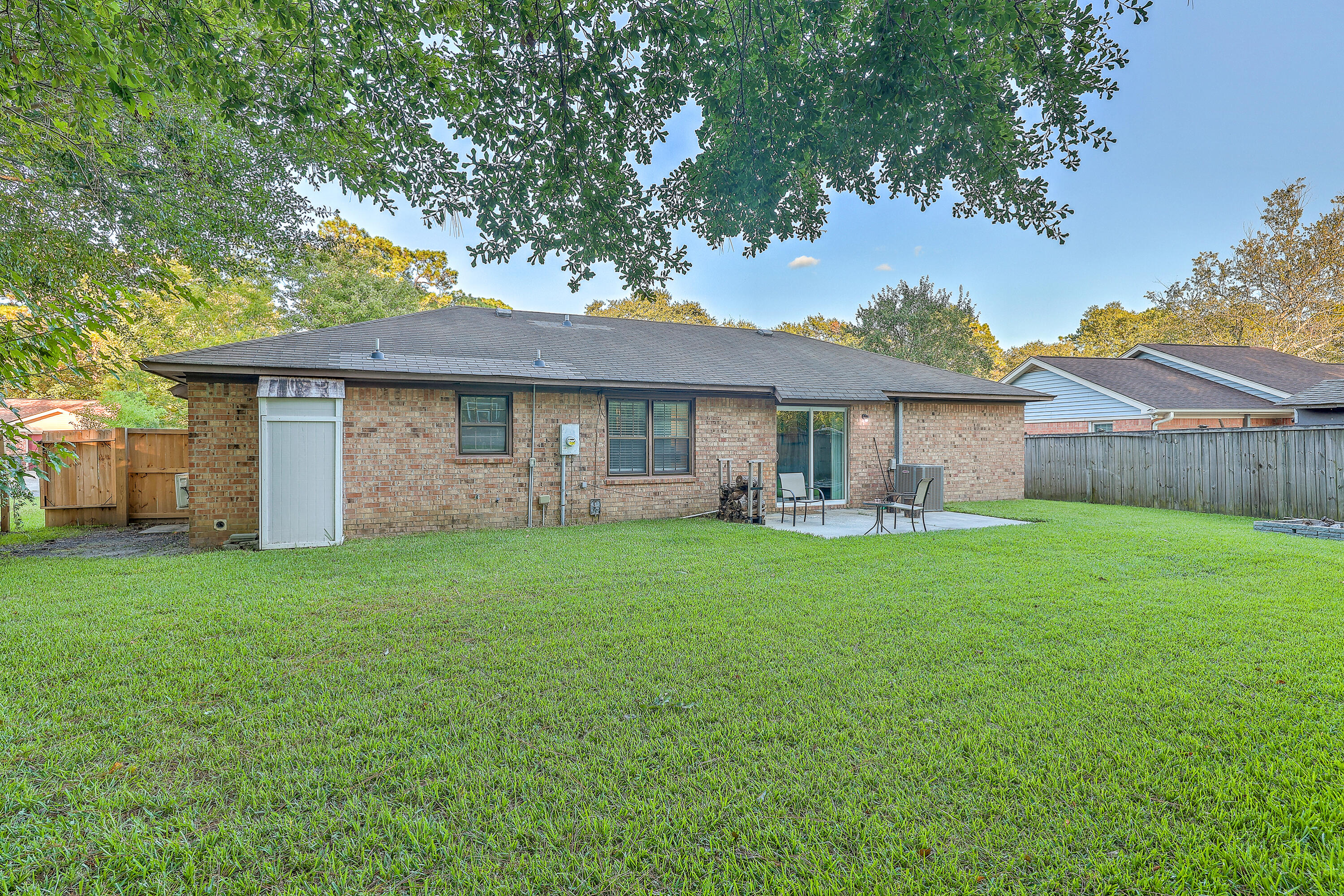 1211 Hampton Drive Summerville, SC 29486 - Photo 28 of 30 ZYN_2840_1_2_3_4_5_6