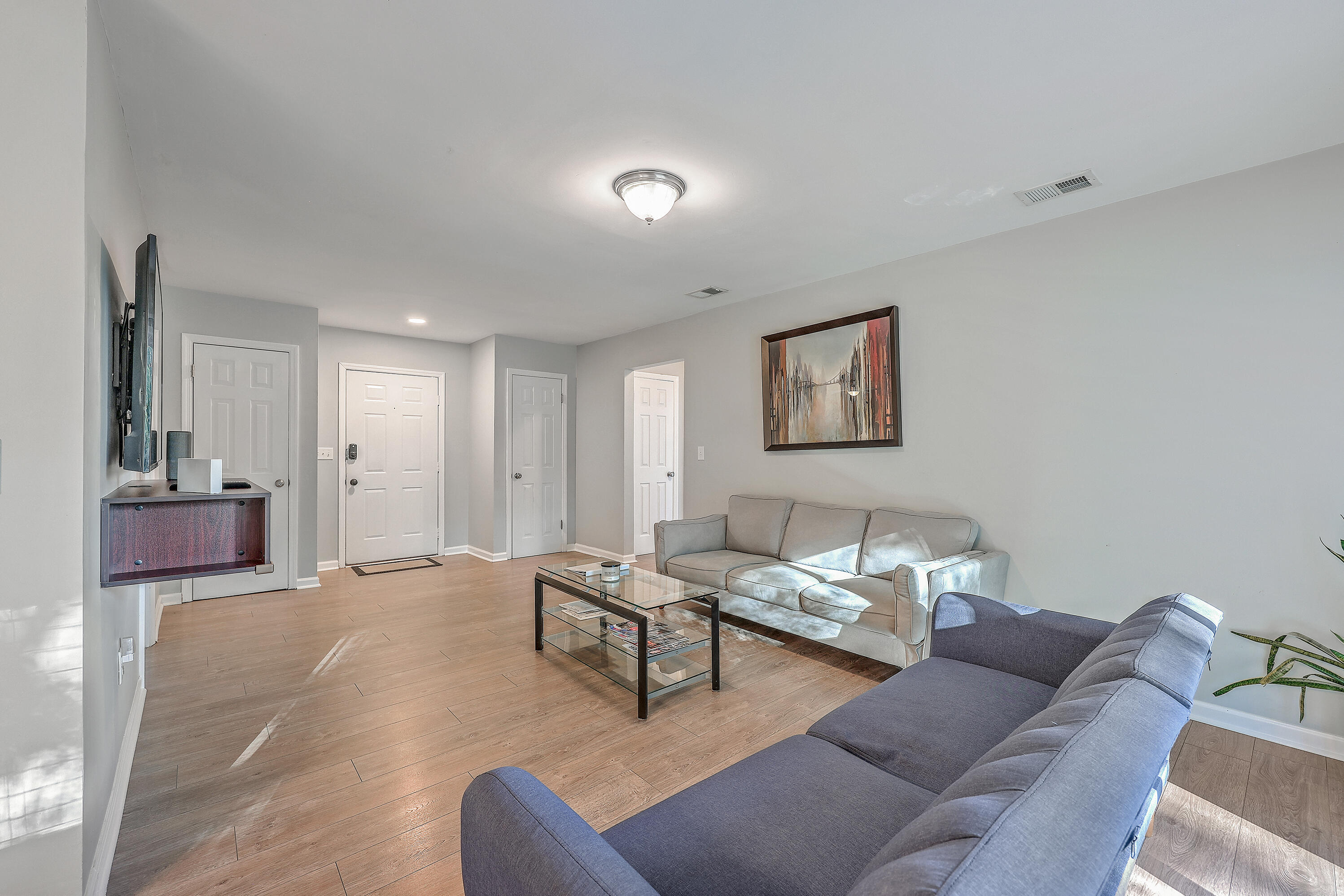 1211 Hampton Drive Summerville, SC 29486 - Photo 5 of 30 ZYN_2686_87_88_89_90_91_92