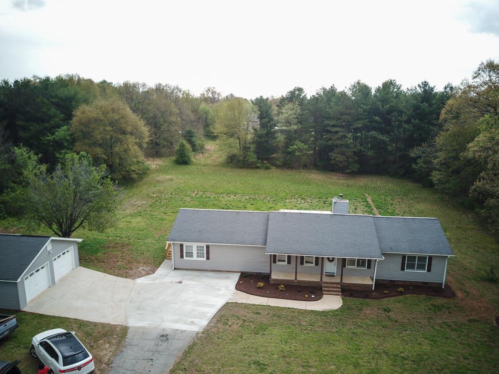 390 Casey Creek Road Chesnee, SC 29323 - Photo 4 of 36 Gallery Image 4