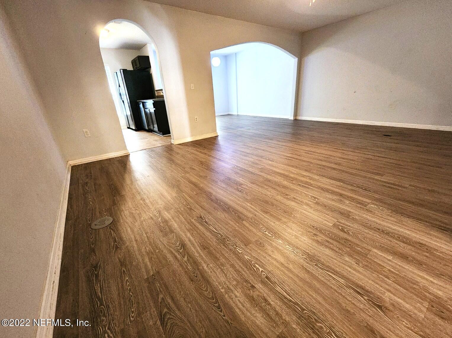 782 Bent Baum Road Jacksonville, FL 32205 - Photo 4 of 44 Family Room - facing kitchen
