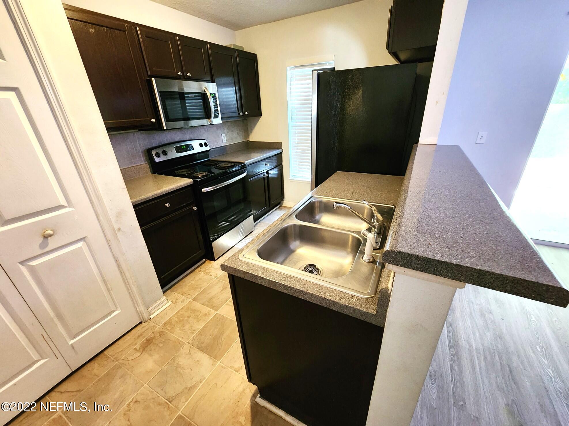 782 Bent Baum Road Jacksonville, FL 32205 - Photo 7 of 44 Kitchen & Breakfast Bar