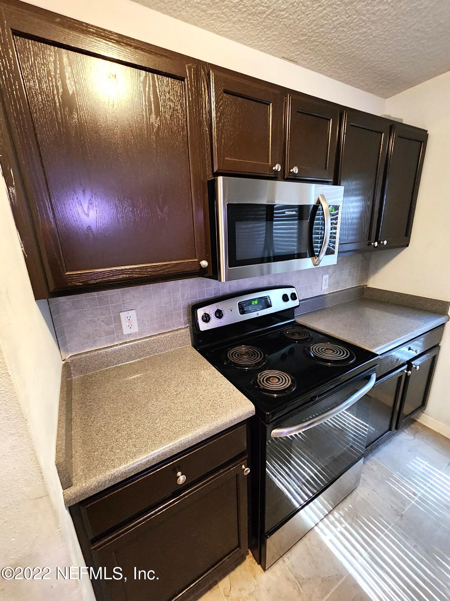 782 Bent Baum Road Jacksonville, FL 32205 - Photo 8 of 44 Kitchen - Left Side